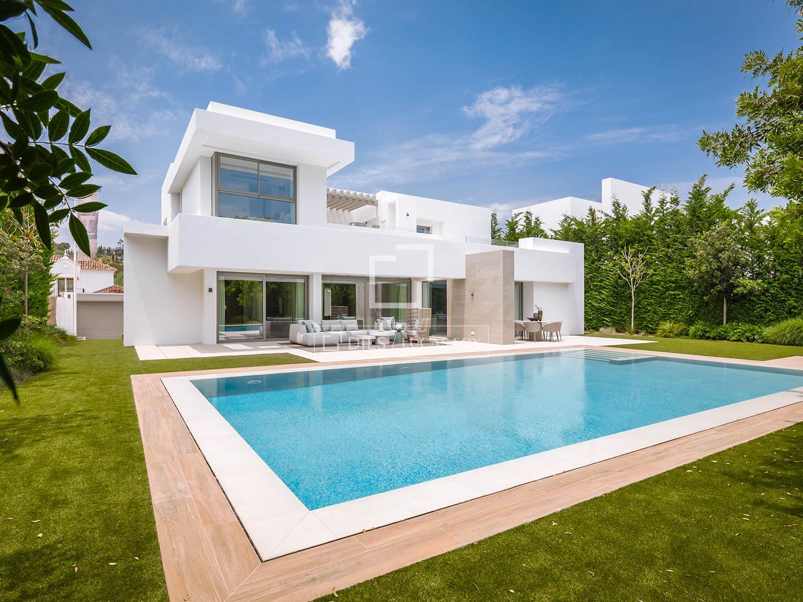 4 Bedroom House / Villa in Urb. El Paraiso