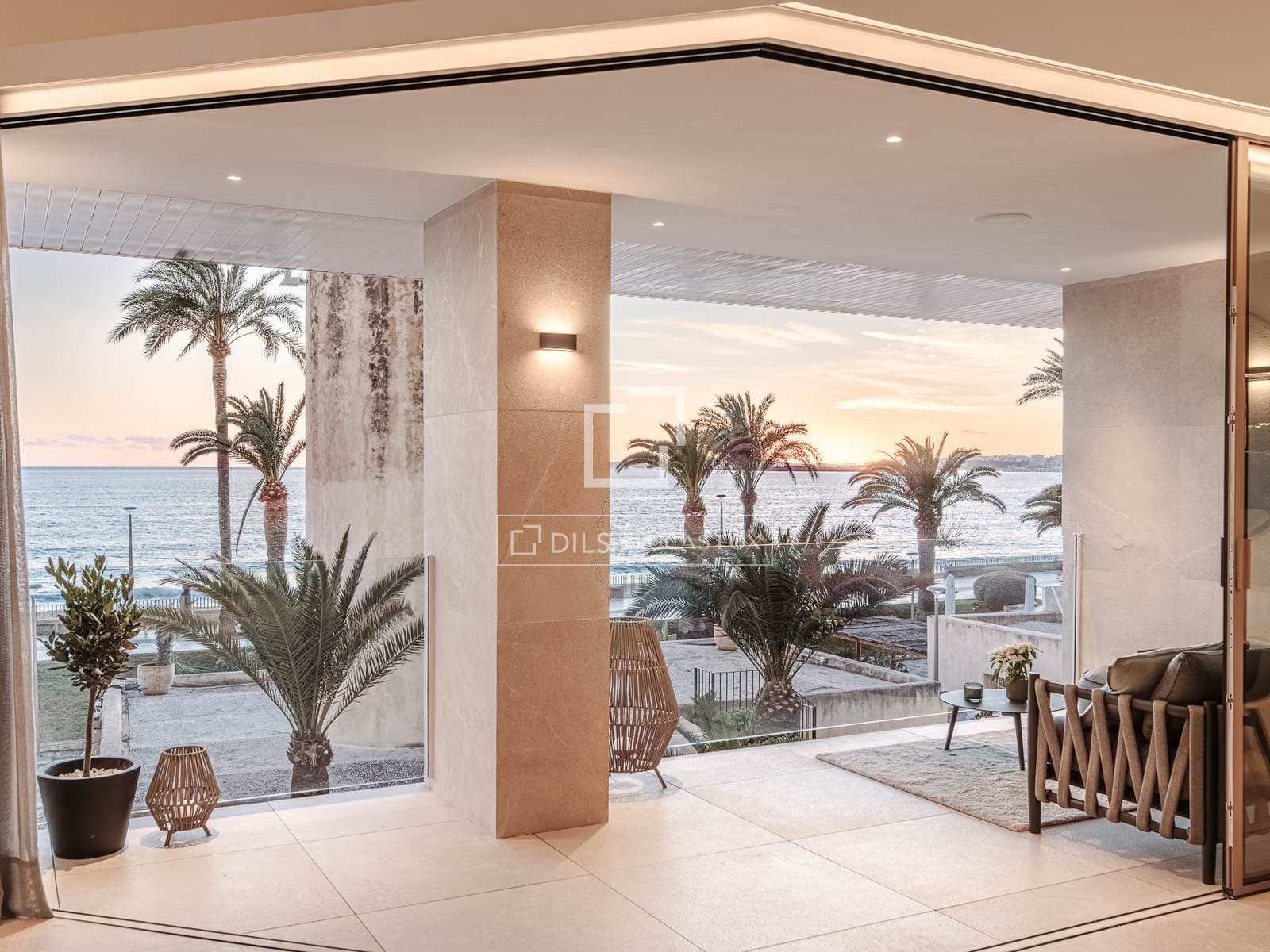 2 Bedroom Apartment in Joan Maragall - photo 1