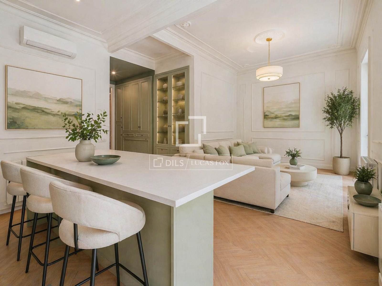 3 Bedrooms Apartment in  Pau Claris - photo 2