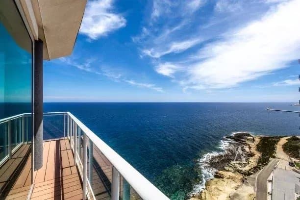 4 Bedrooms Apartment in  Sliema