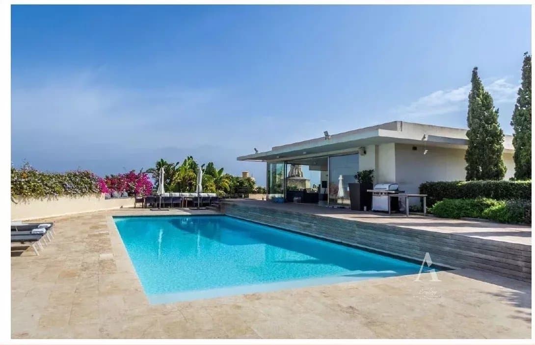 5 Bedroom Villa in Naxxar
