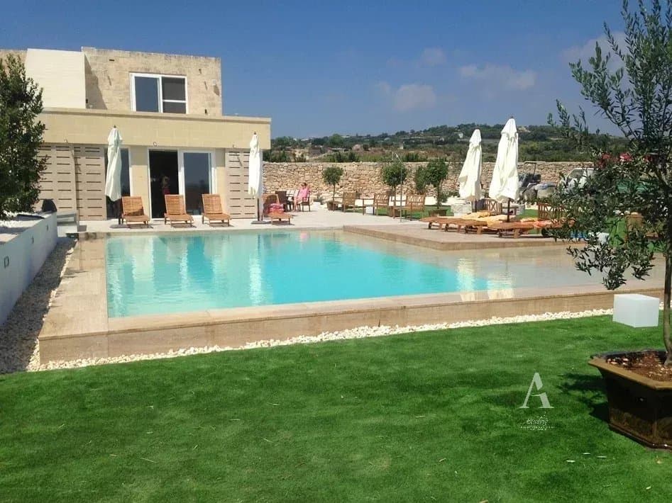 5 Bedroom Villa in Siggiewi