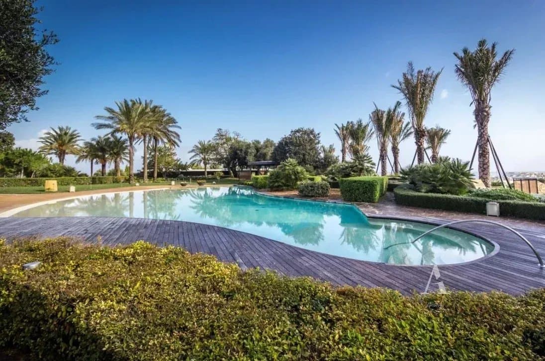5 Bedroom Villa in Naxxar