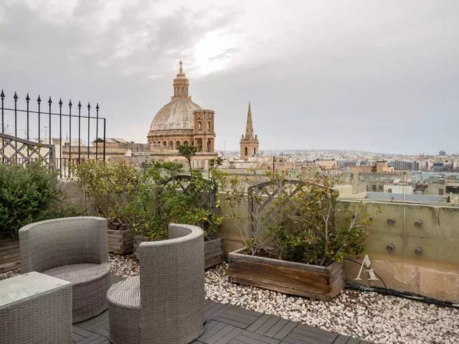 4 Bedroom House in Valletta - photo 1