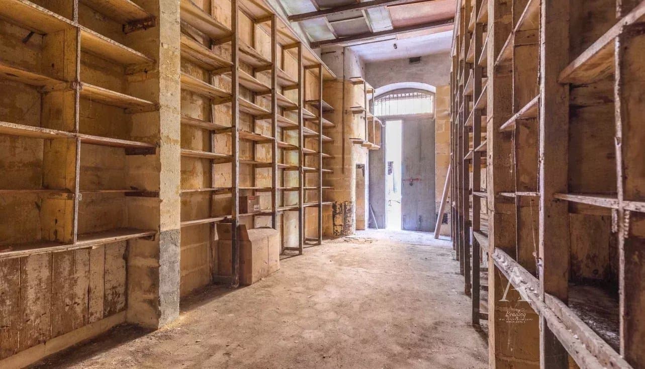  Commercial property in  Valletta - photo 2