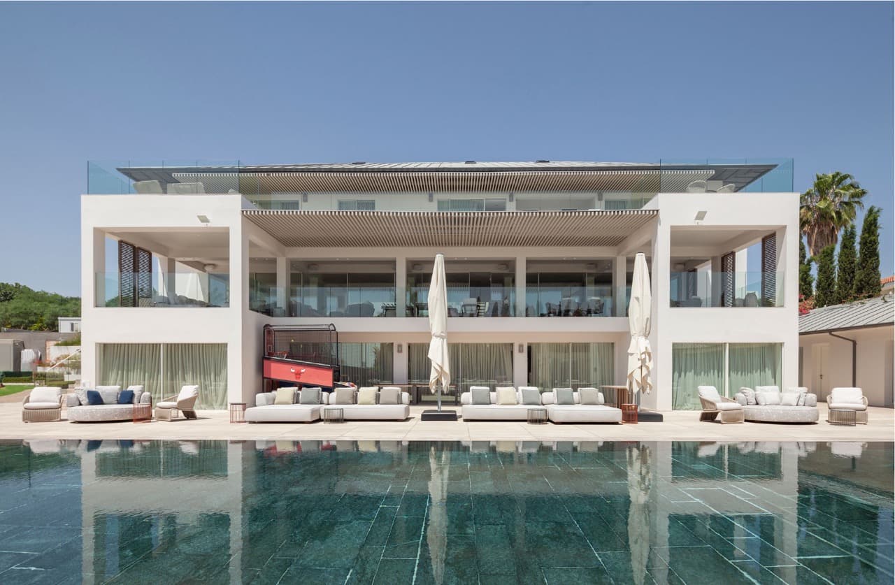 11 Bedroom House in Irakleous 9