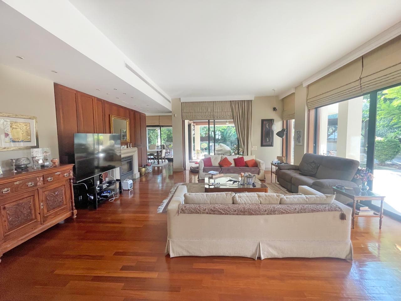 6 Bedroom House in Michael Christodoulide 7 - photo 2
