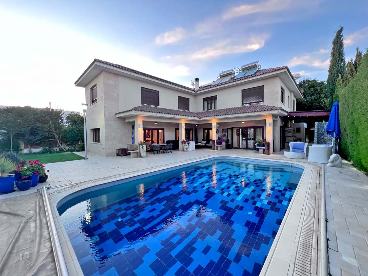 5 Bedroom House in Karava 7