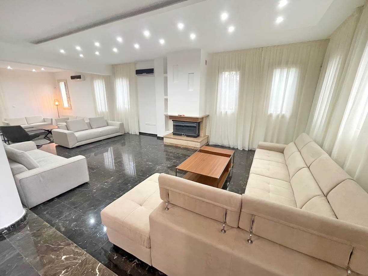 7 Bedroom House in Tymvos Makedonitissas - photo 1