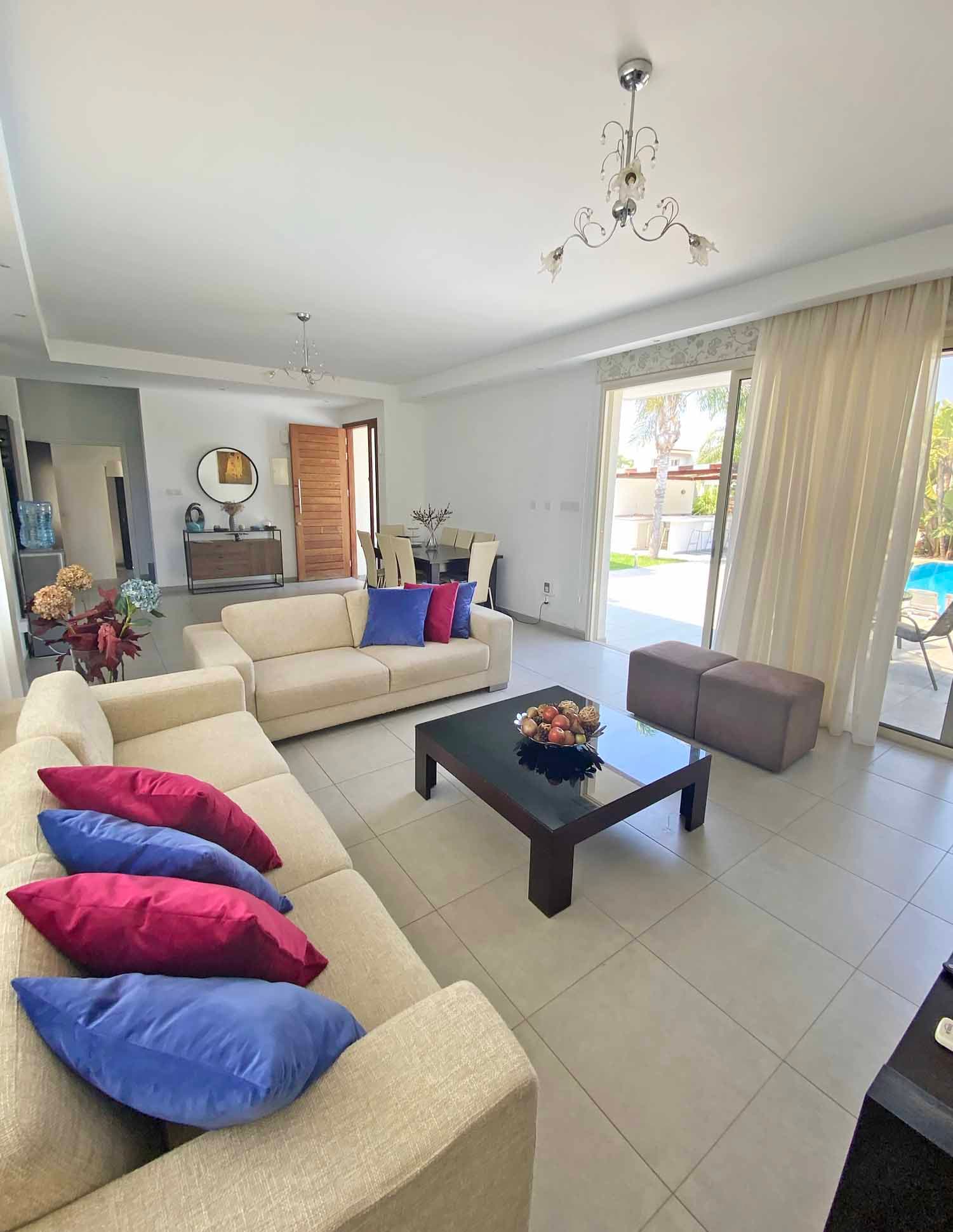 3 Bedroom House in Leoforos Farou - photo 2