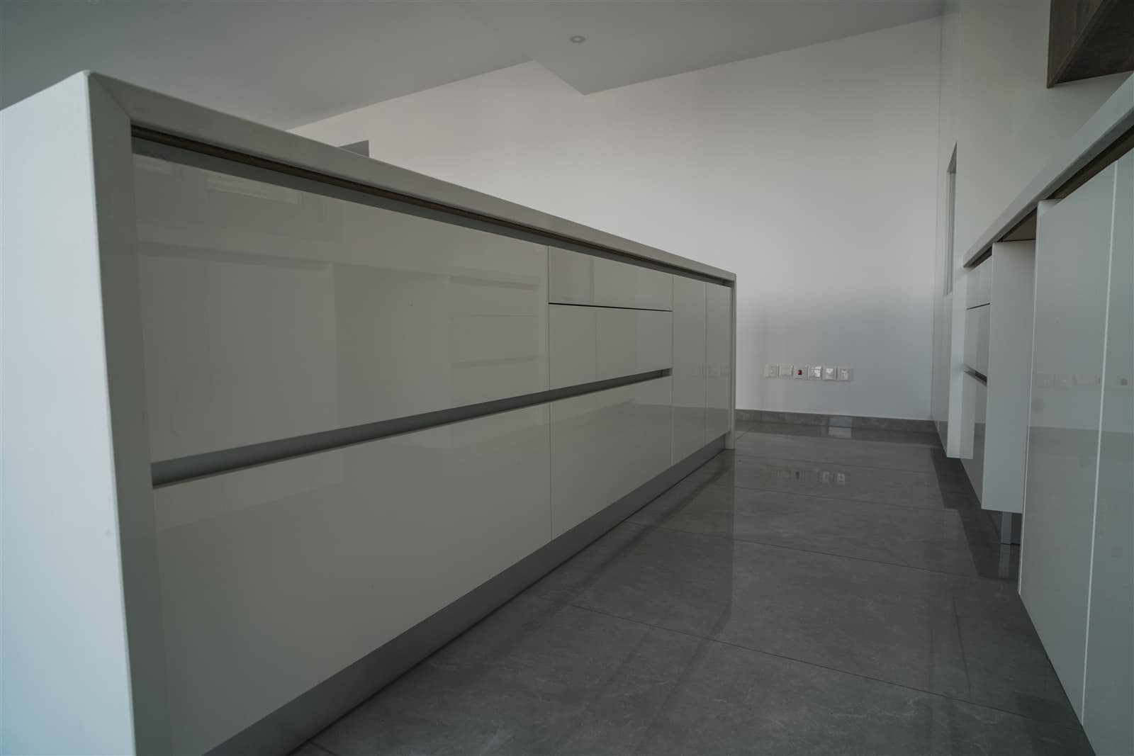 3 Bedroom Apartment in 38A Perikleous - photo 2