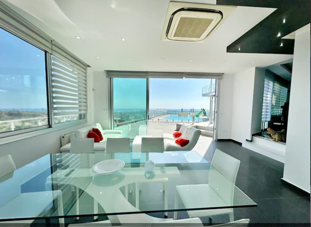 4 Bedroom Villa in Ayios Athanasios - photo 2