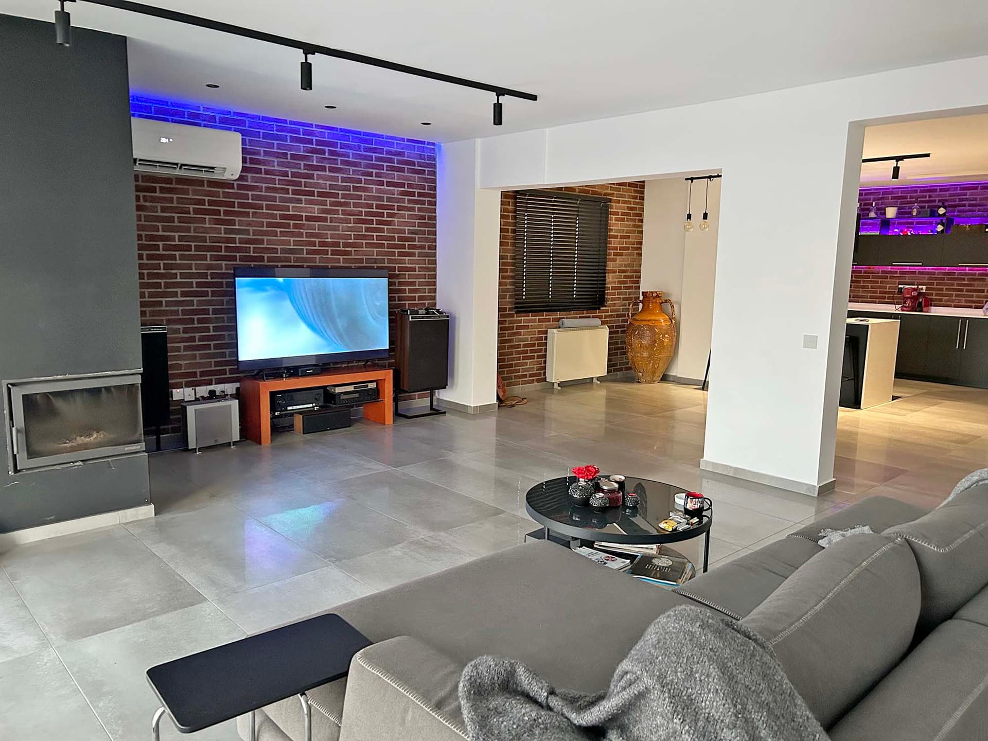 4 Bedroom Penthouse in Aiolou 10 - photo 2