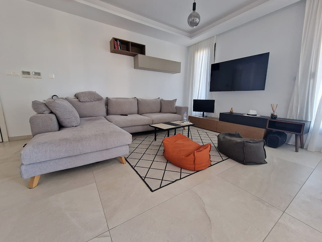 2 Bedroom Penthouse in Yermasoyia - photo 2