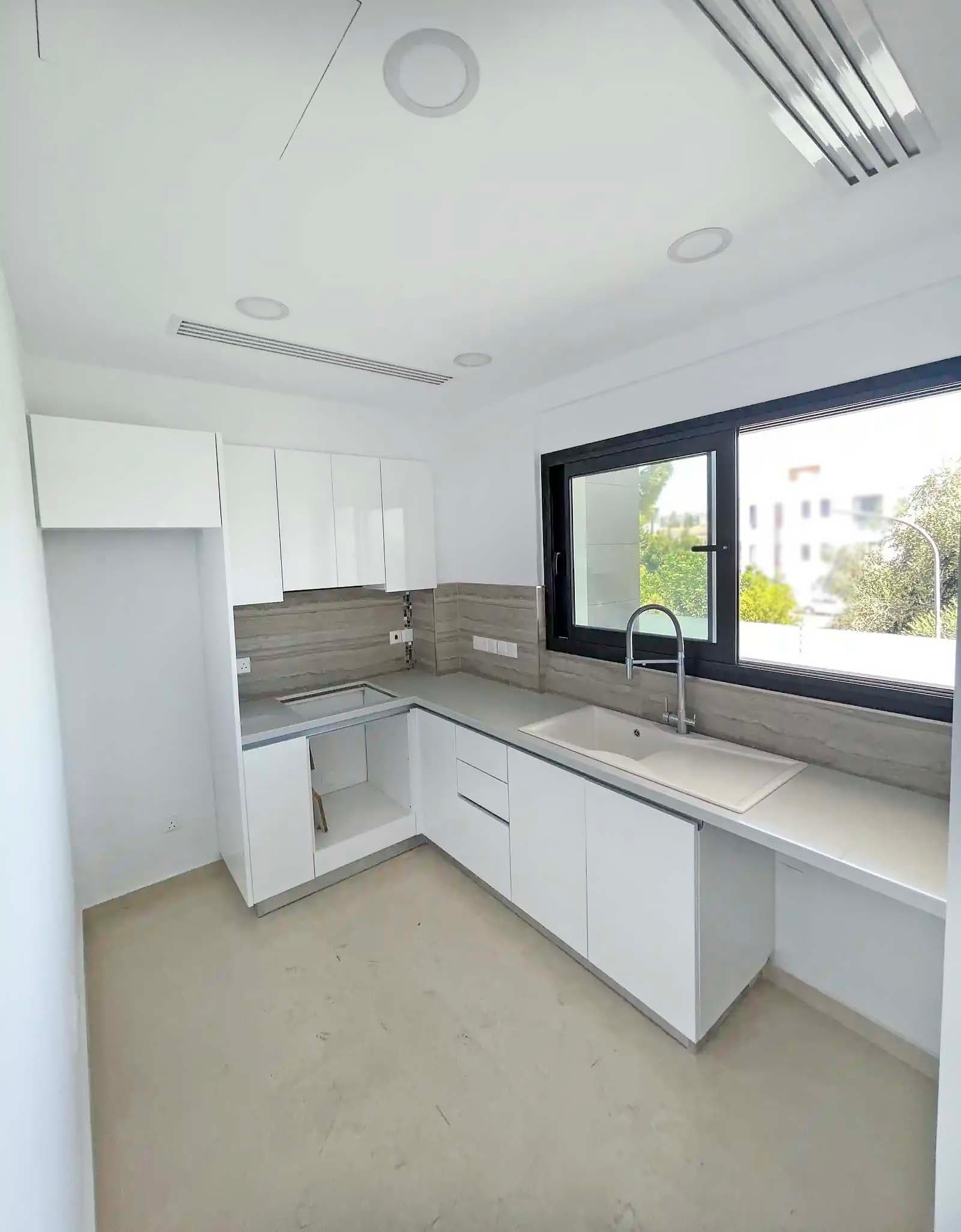 2 Bedroom Apartment in Aeschylou - photo 2