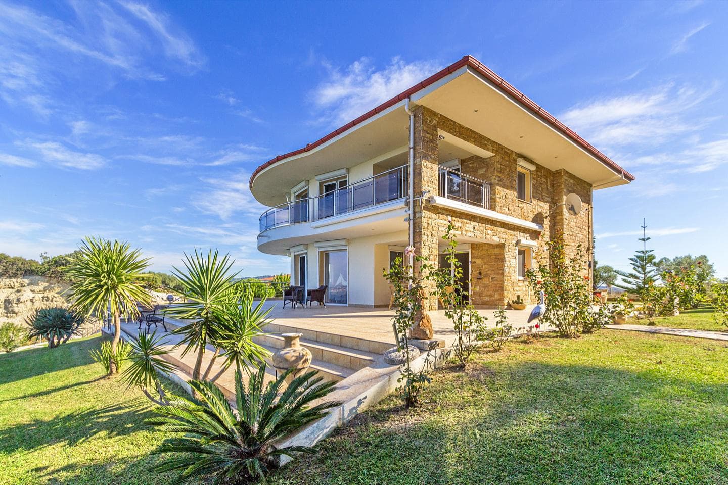 5 Bedroom Villa in Center - photo 2