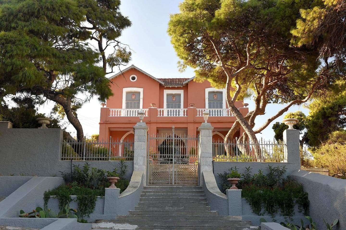 6 Bedroom Villa in Ano Siros
