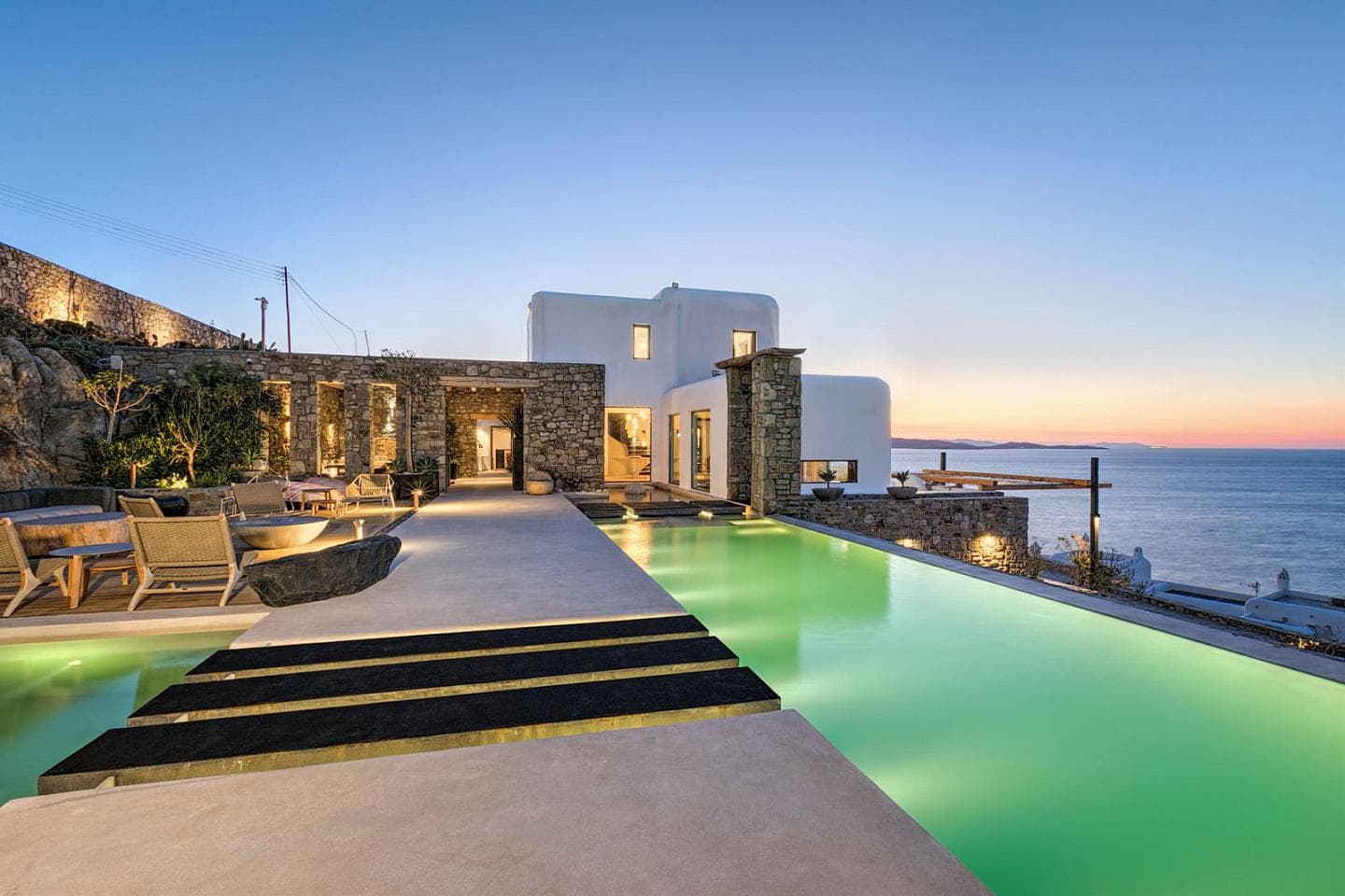 10 Bedroom Villa in Main town - Chora - photo 2