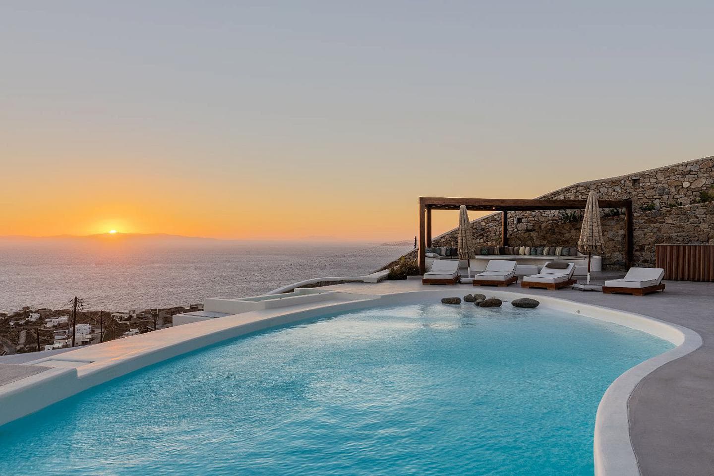 8 Bedroom Villa in Main town - Chora