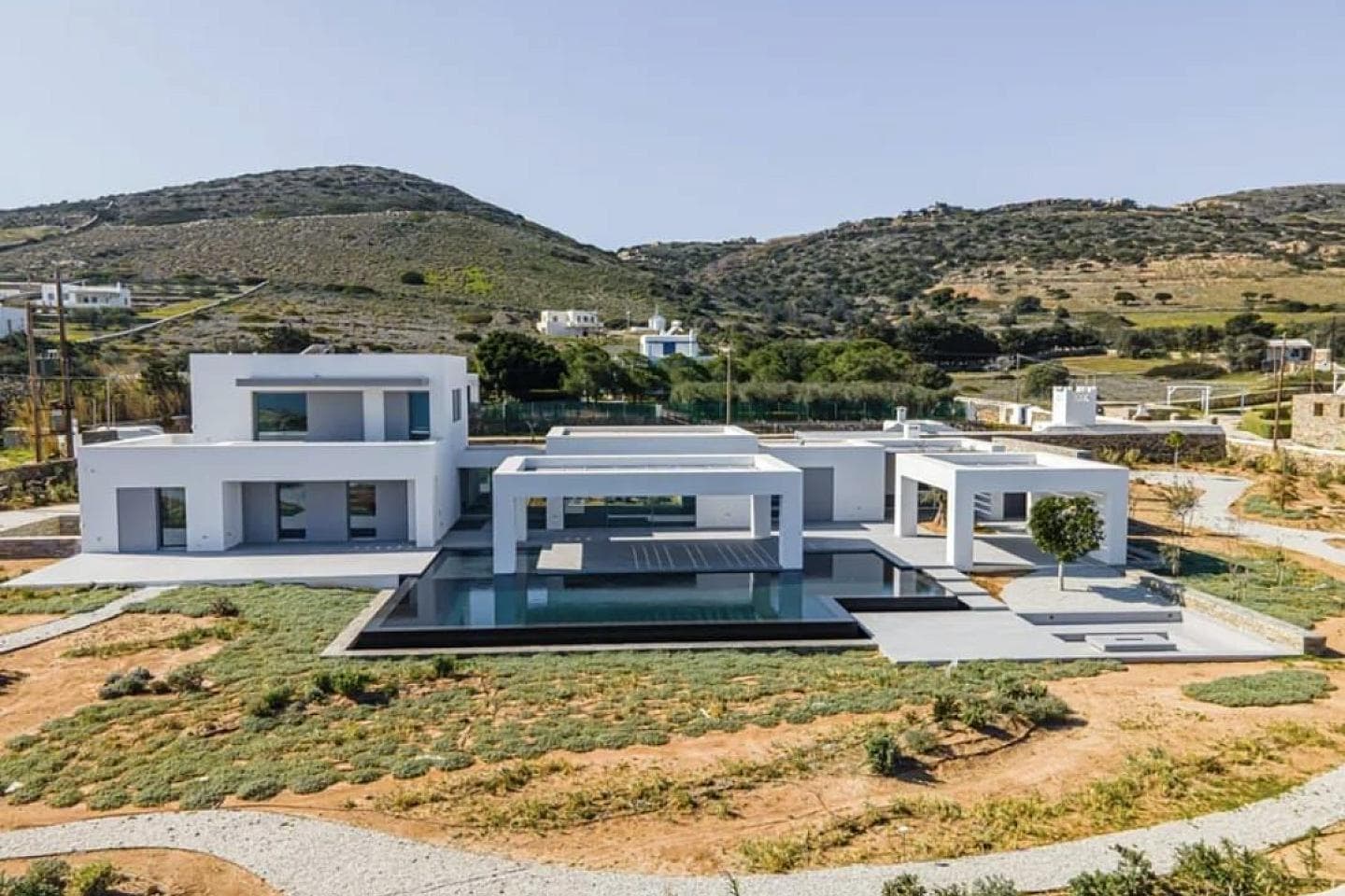 8 Bedroom Villa in Main town - Chora - photo 1