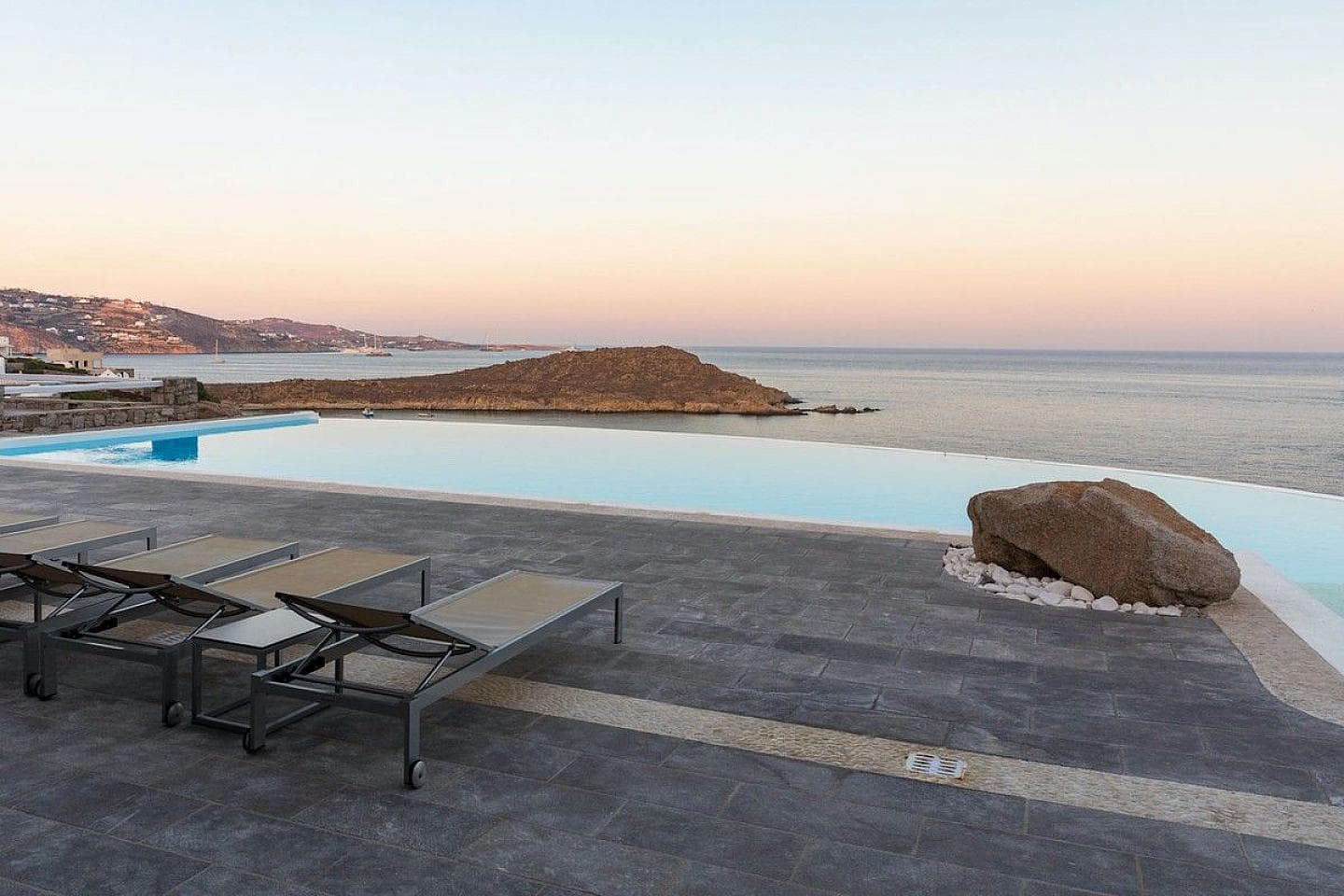 10 Bedroom Villa in Main town - Chora - photo 2