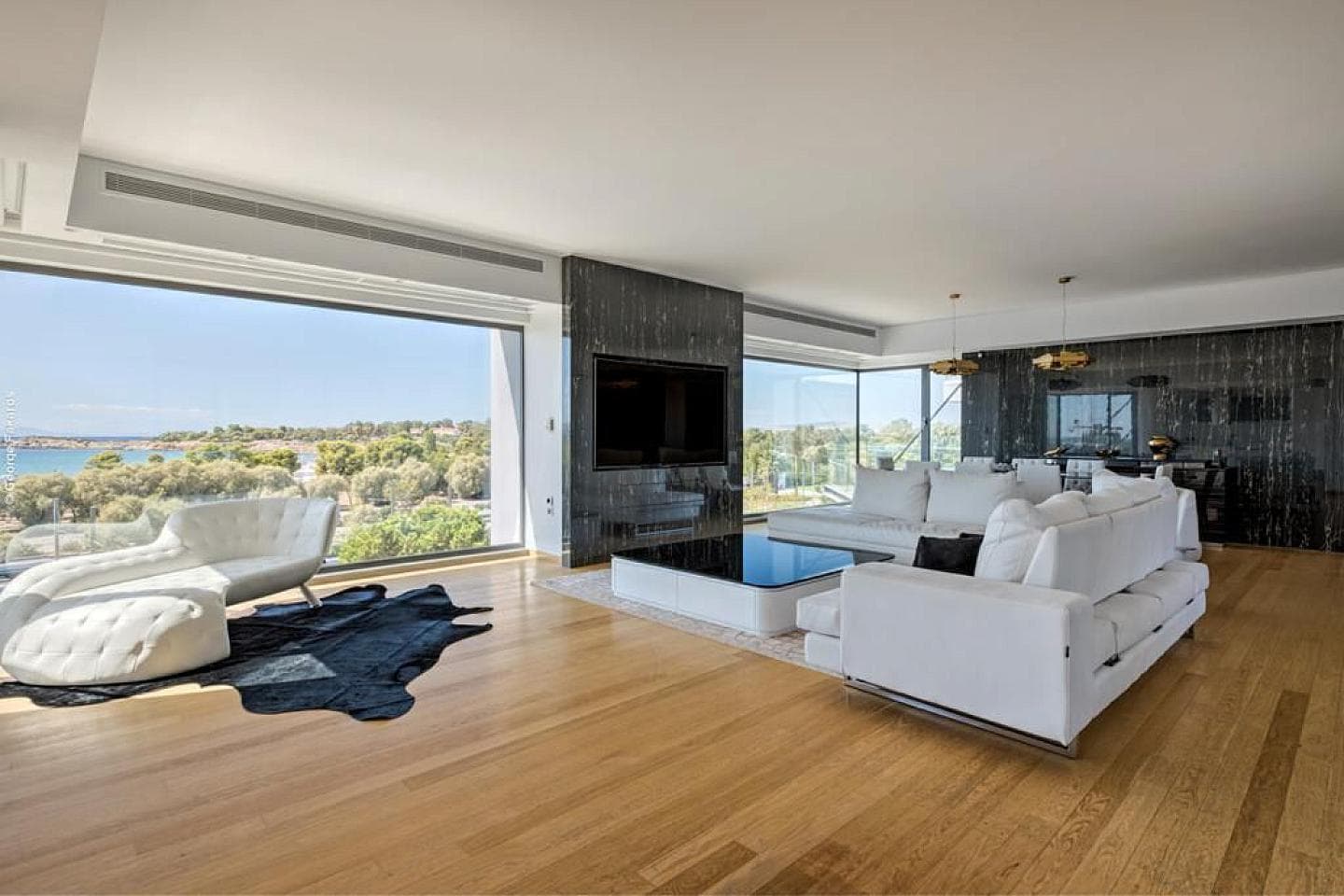 4 Bedroom Maisonette in Evryali - photo 1