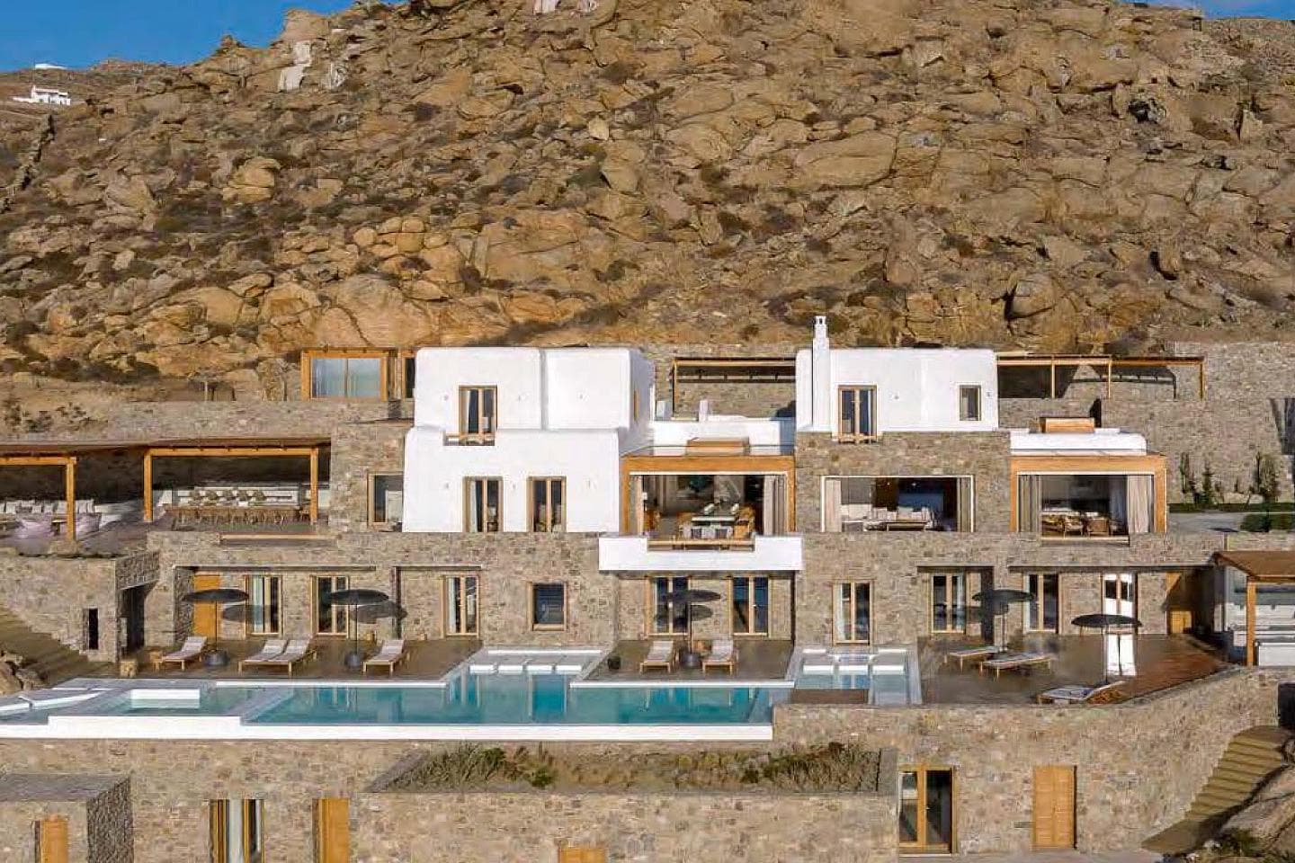 9 Bedroom Villa in Agios Stefanos - photo 2