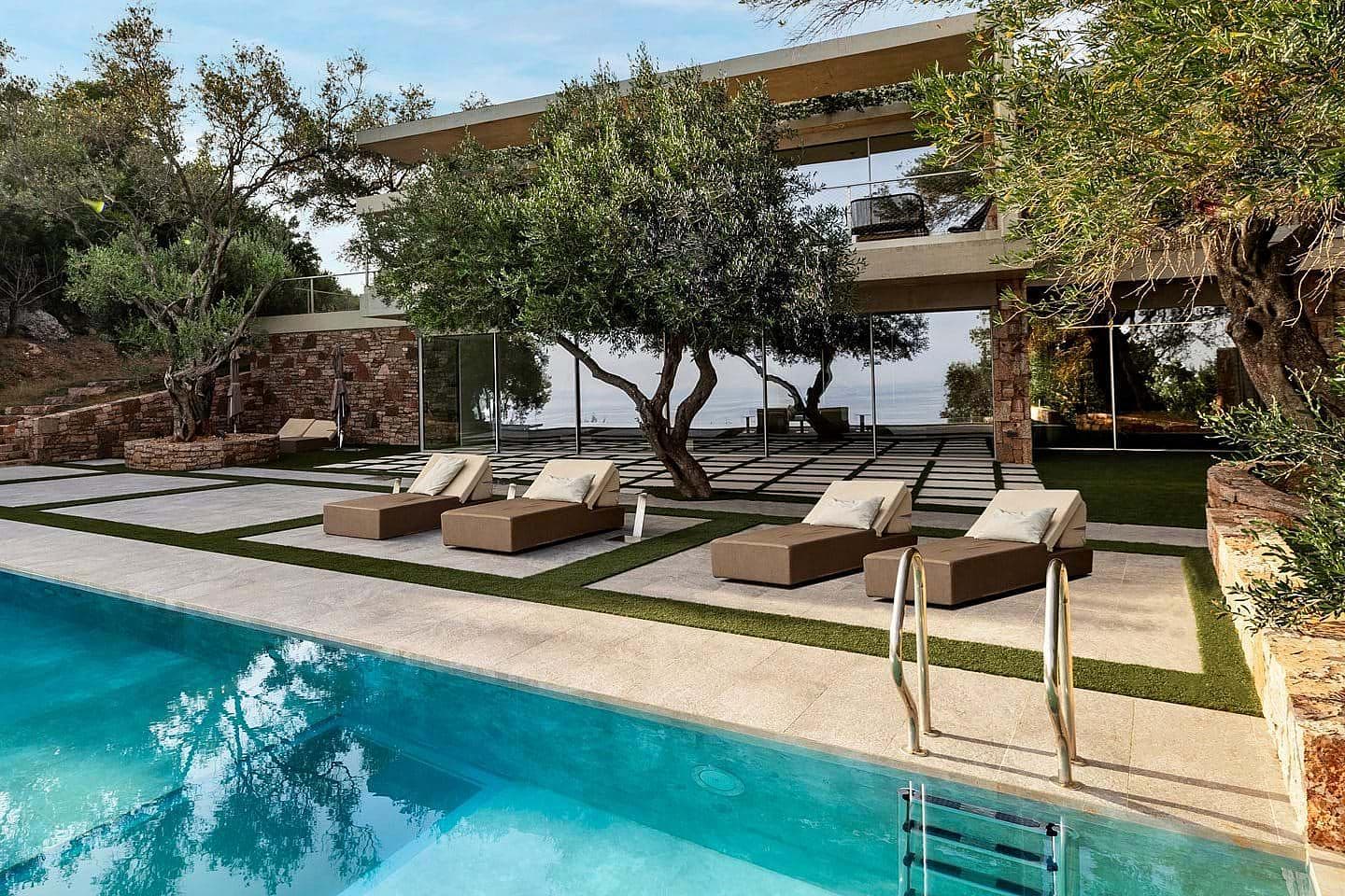 5 Bedroom Villa in Αgios Georgios