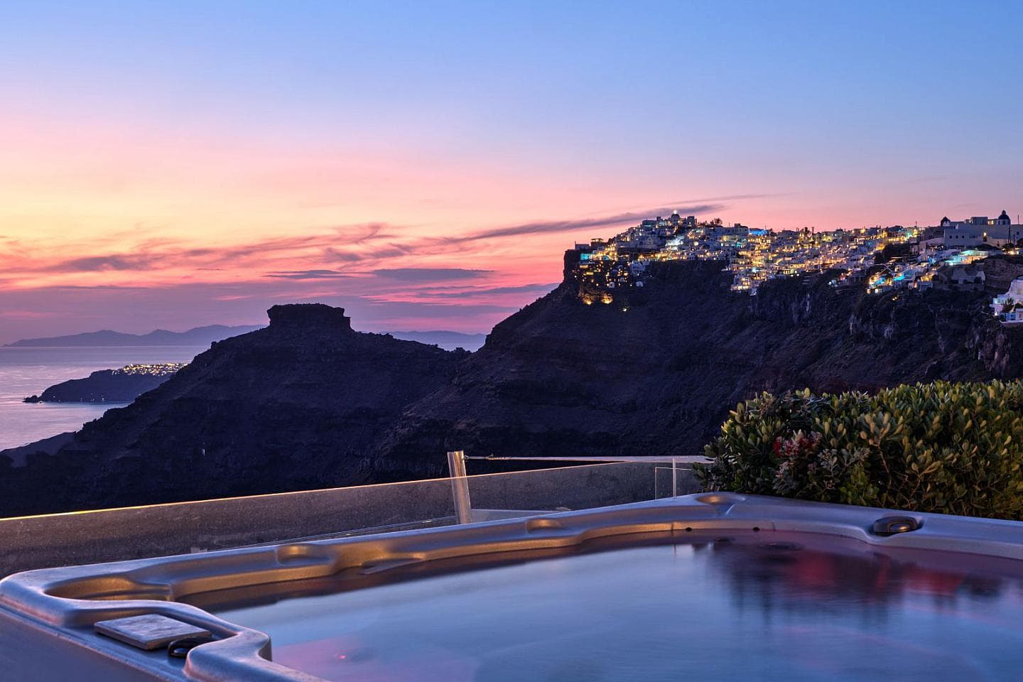 3 Bedroom Villa in Oia - photo 1