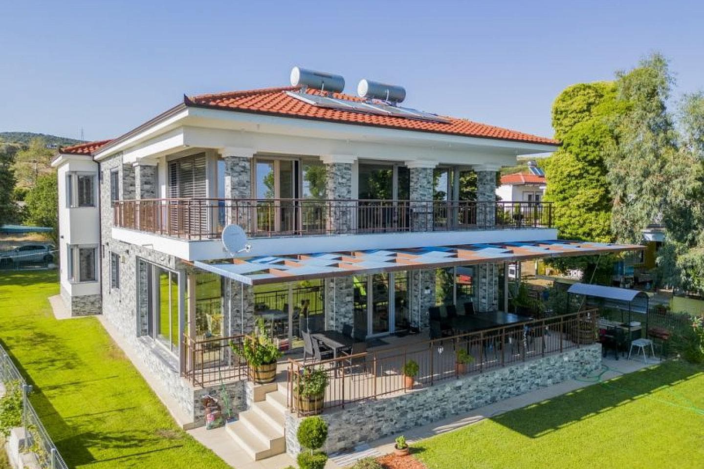 8 Bedroom Villa in Center