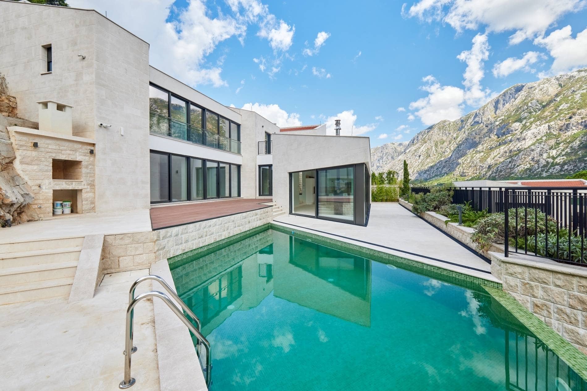 5 Bedroom Villa in Kotor