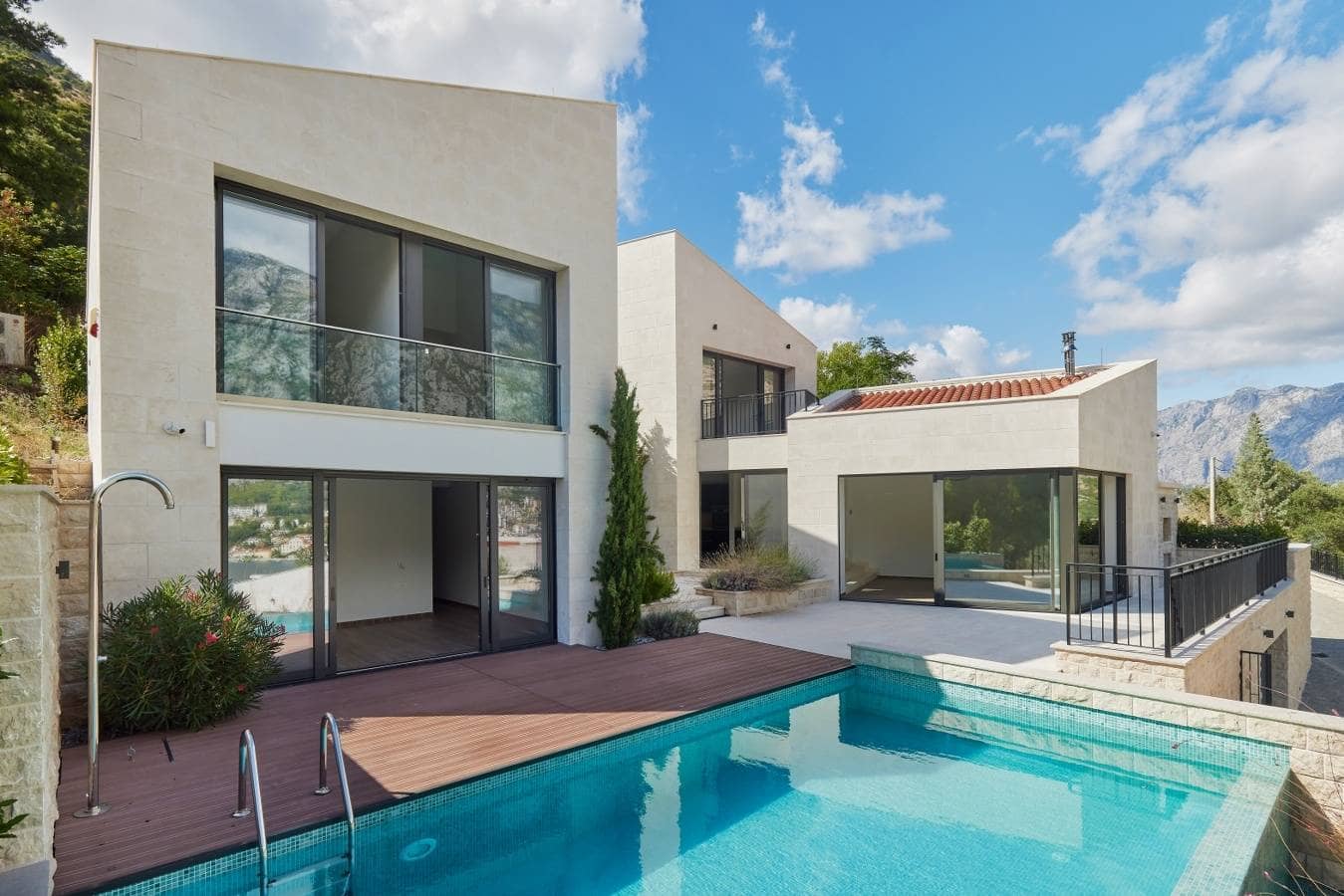 4 Bedroom Villa in Kotor - photo 2