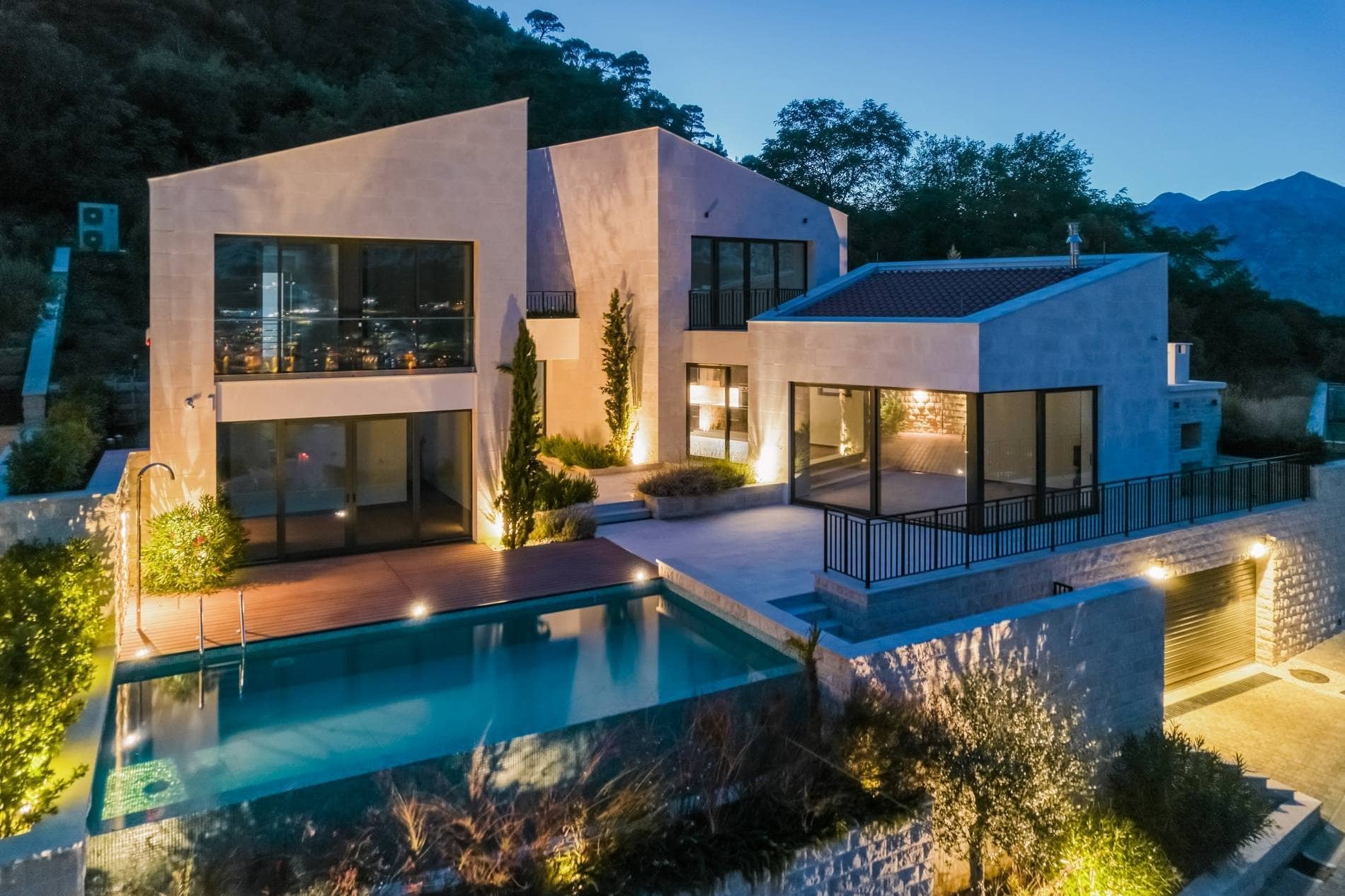 4 Bedroom Villa in Kotor