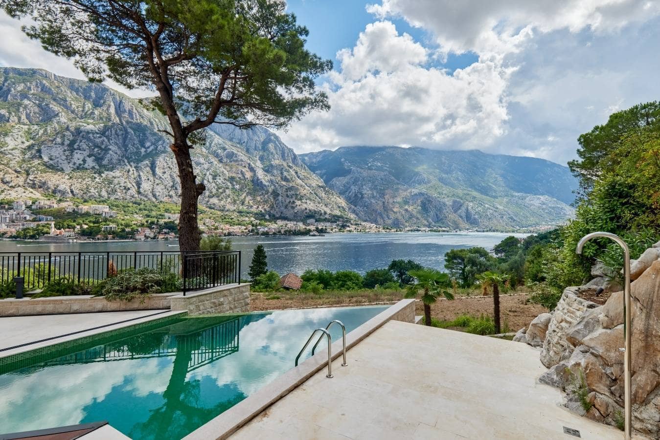 5 Bedroom Villa in Kotor - photo 1