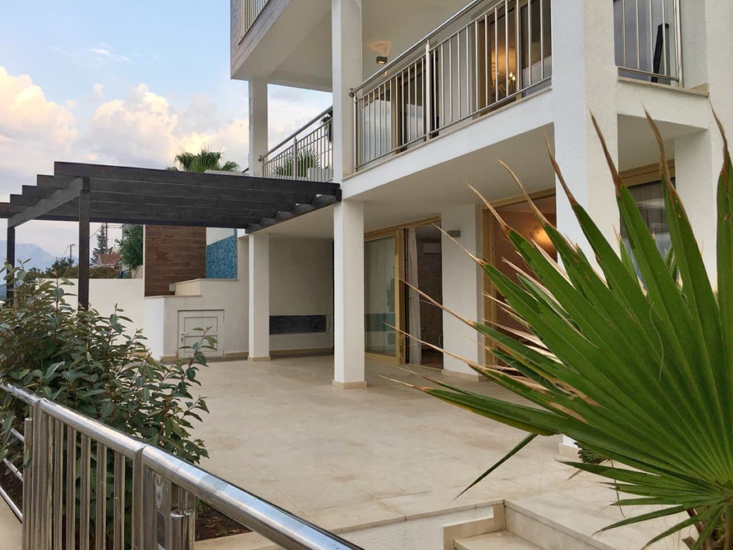 4 Bedroom Property in Krasici - photo 2