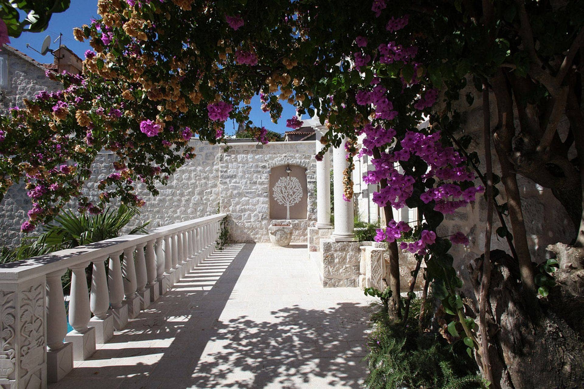 3 Bedroom Villa in Kotor - photo 2