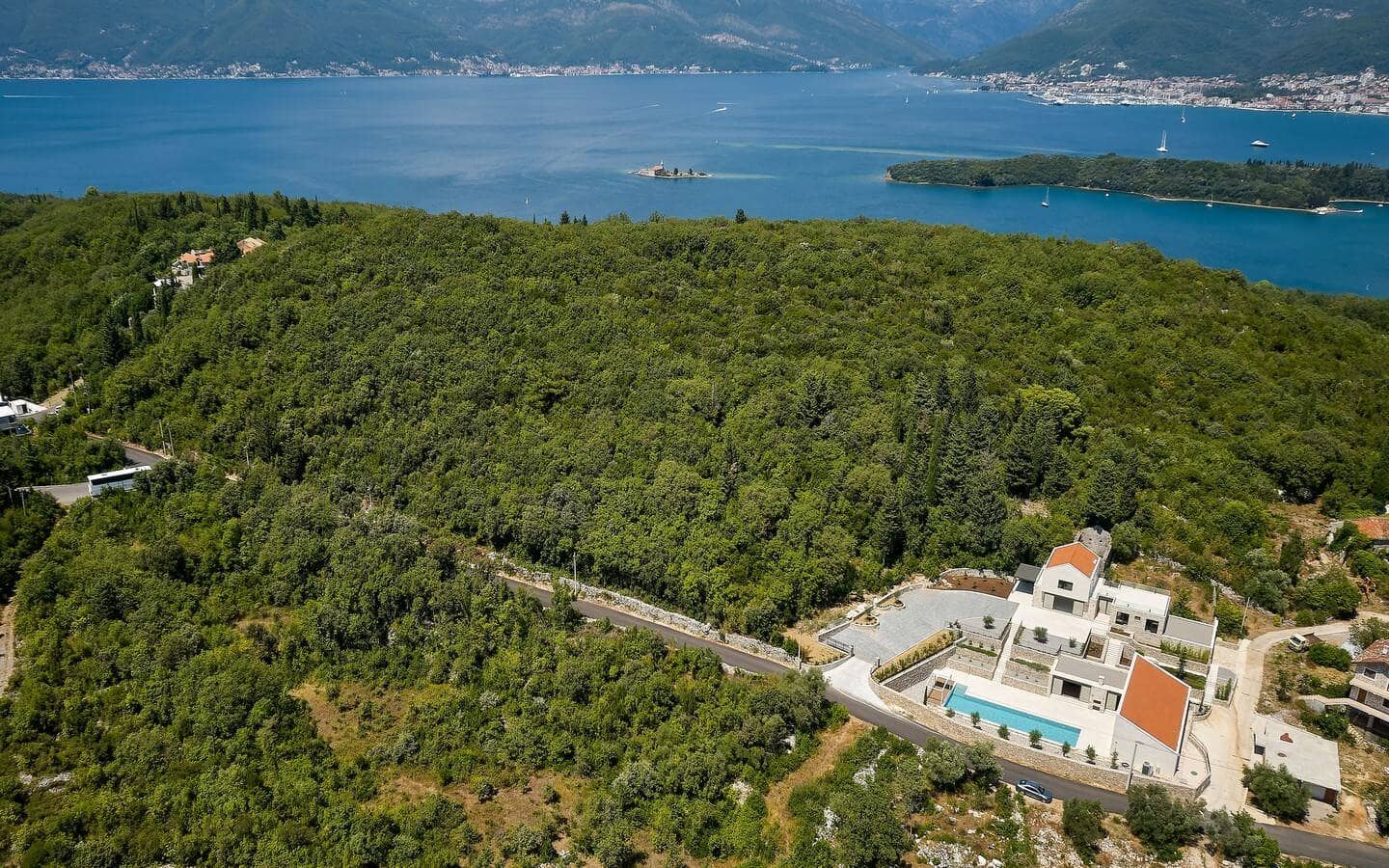 6 Bedroom Villa in Djurasevici - photo 1