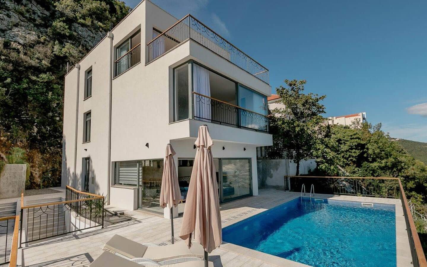 4 Bedroom Villa in Herceg Novi - photo 1