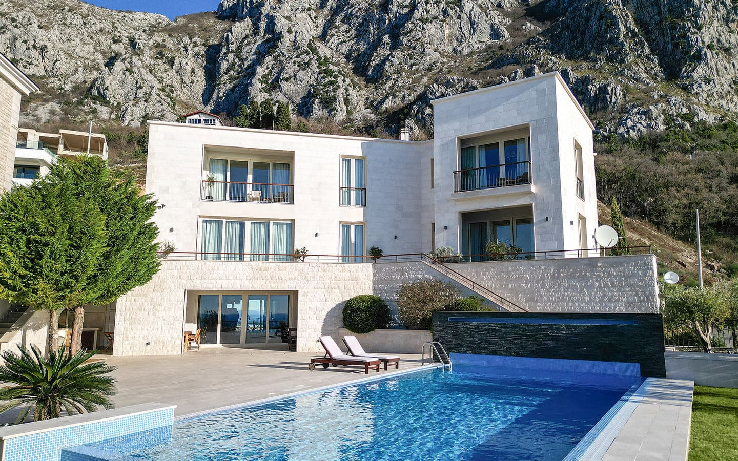 4 Bedroom Villa in Blizikuce - photo 1