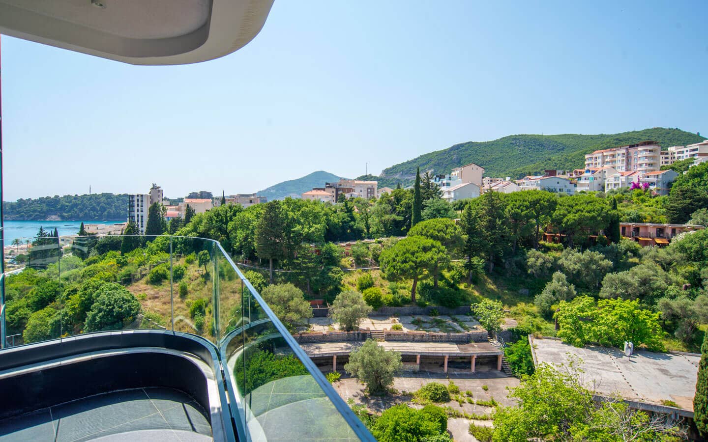 1 Bedroom Apartment in Becici - photo 1