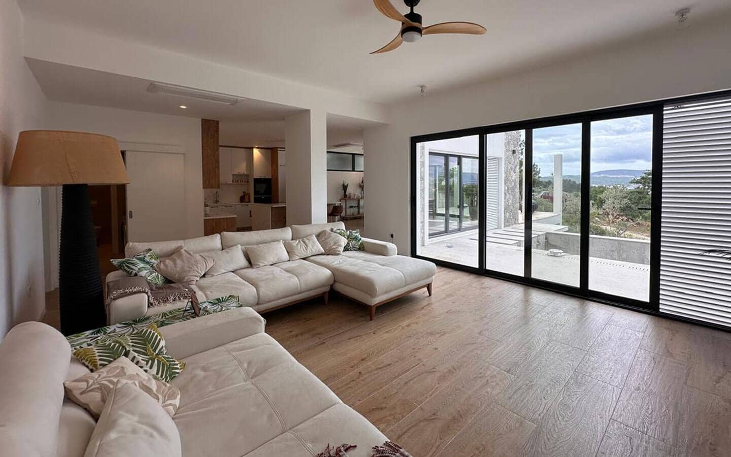 3 Bedroom Villa in Kavac - photo 2