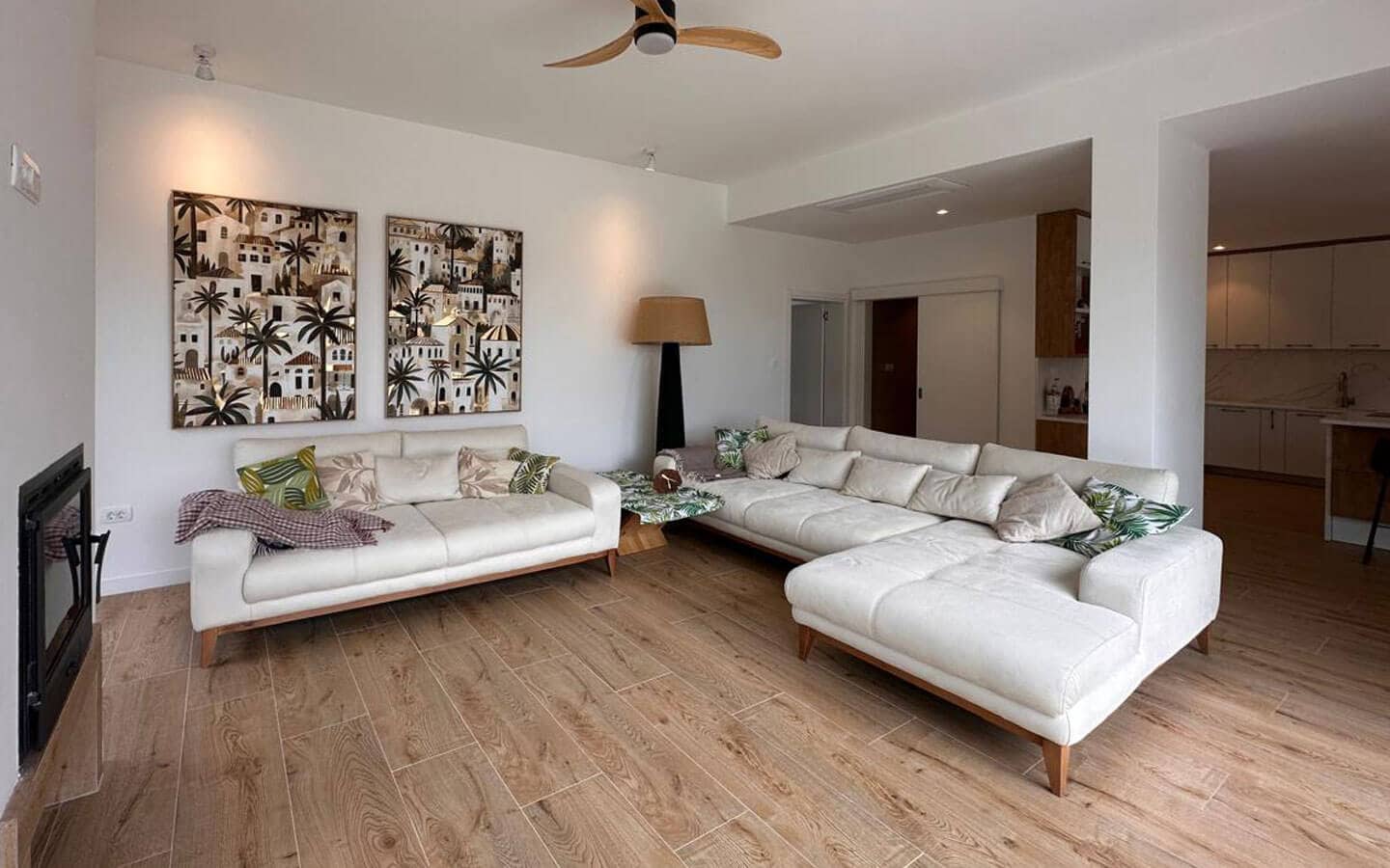 3 Bedroom Villa in Kavac - photo 1