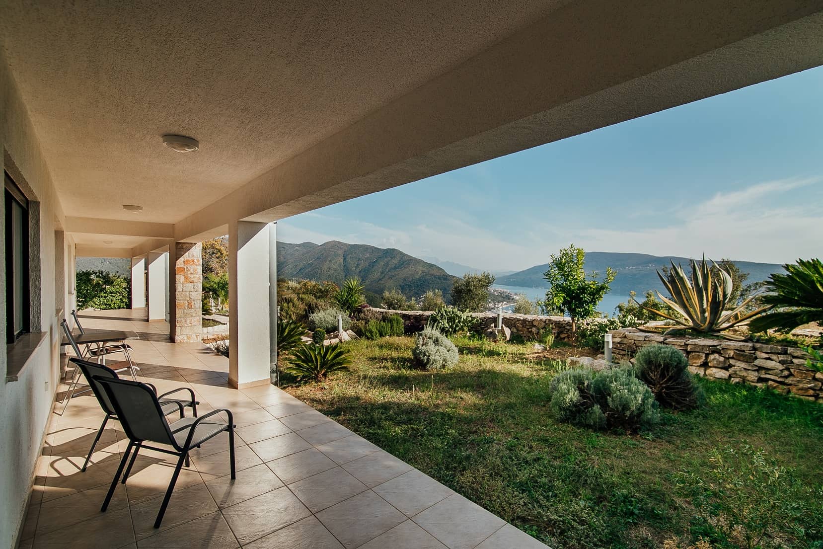 1 Bedroom Apartment in Herceg Novi - photo 2