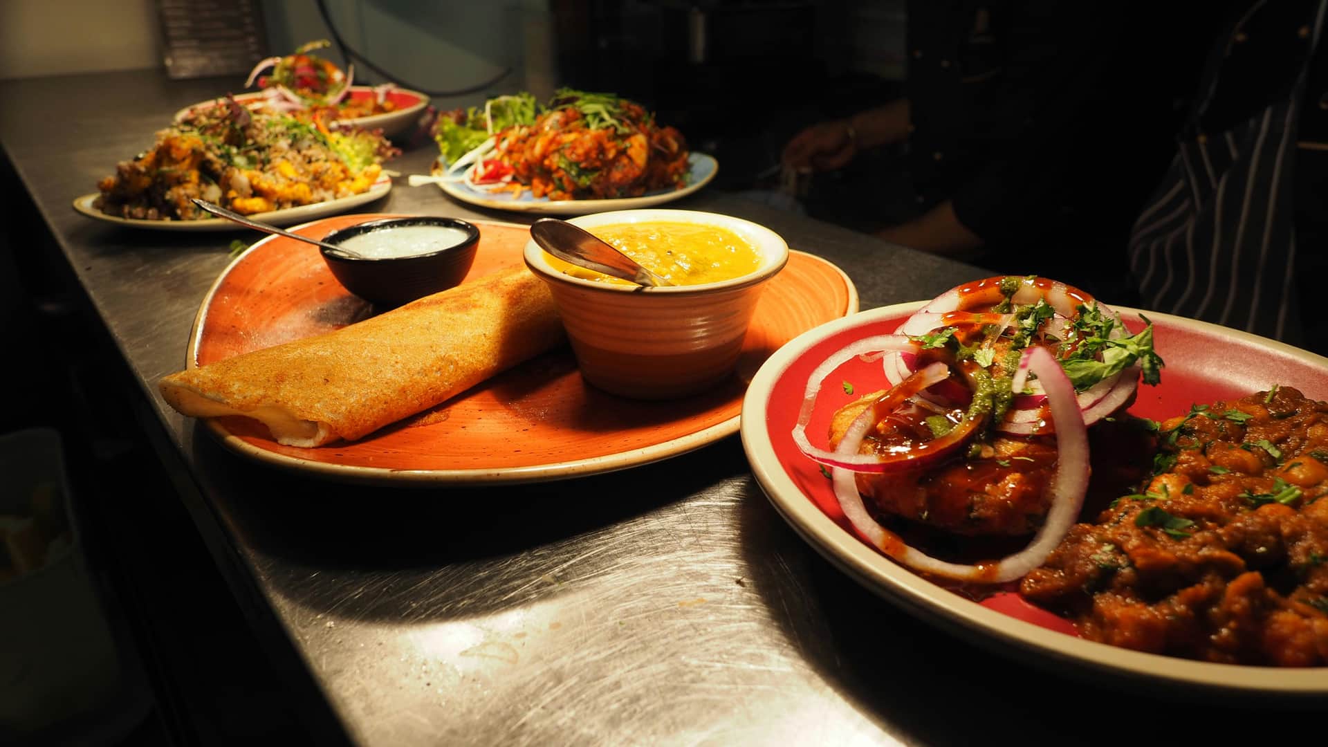 Feeling hungry? Here are the best indian restaurants in dubai!