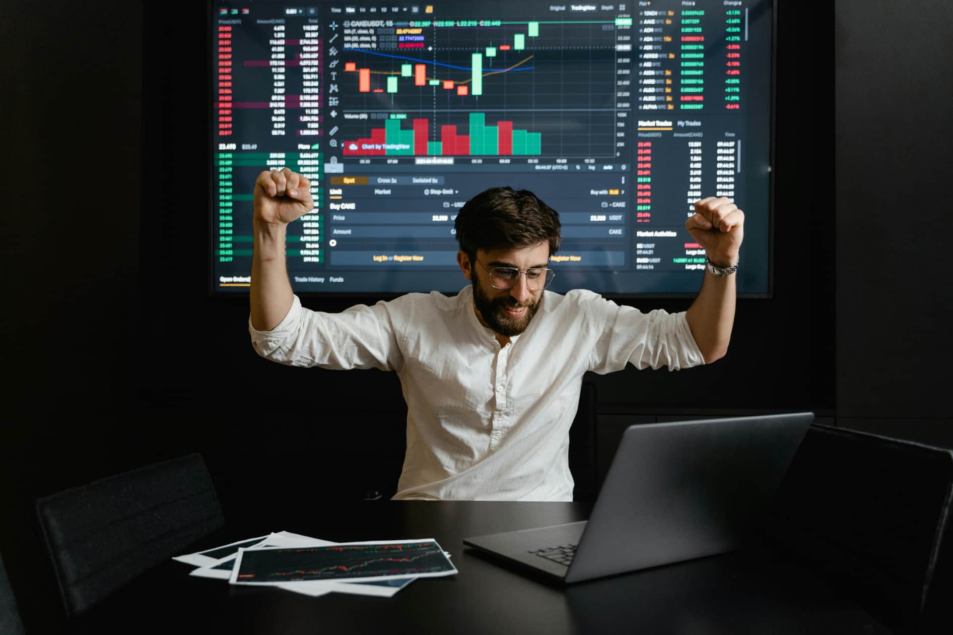 How can investors take advantage of a slow market?