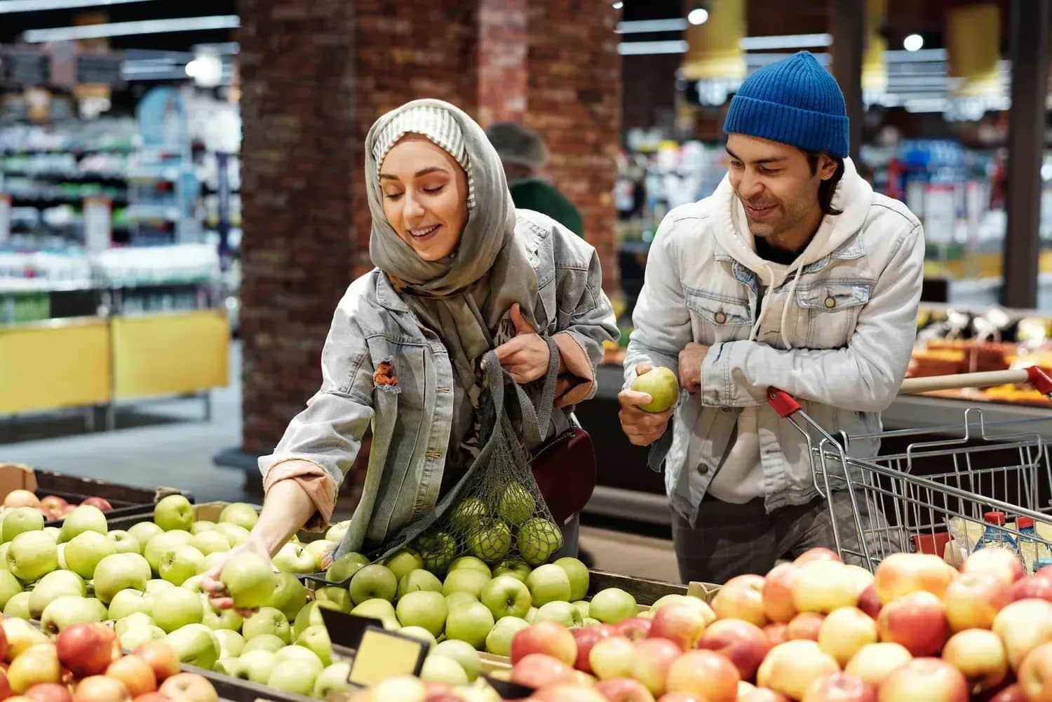 How much does food cost in Dubai?