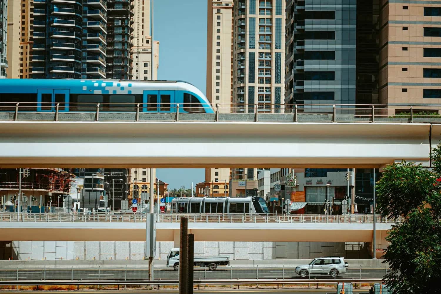 Getting around Dubai in 2025: transportation and costs