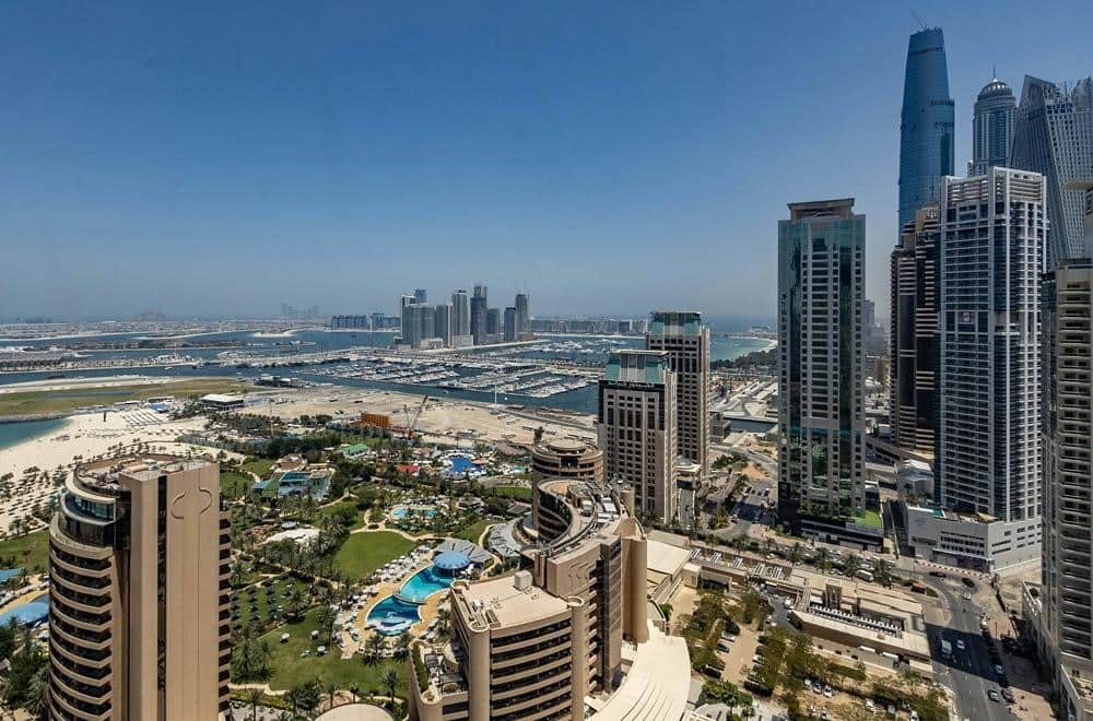 Rent vs buy in Dubai in 2025: 7 key factors to help you decide