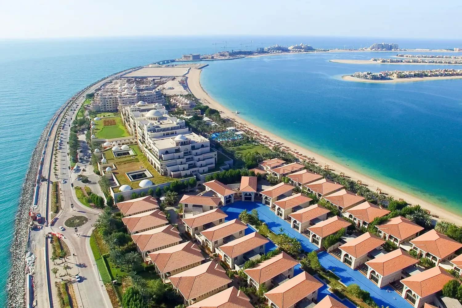 Can expats buy a property in dubai?