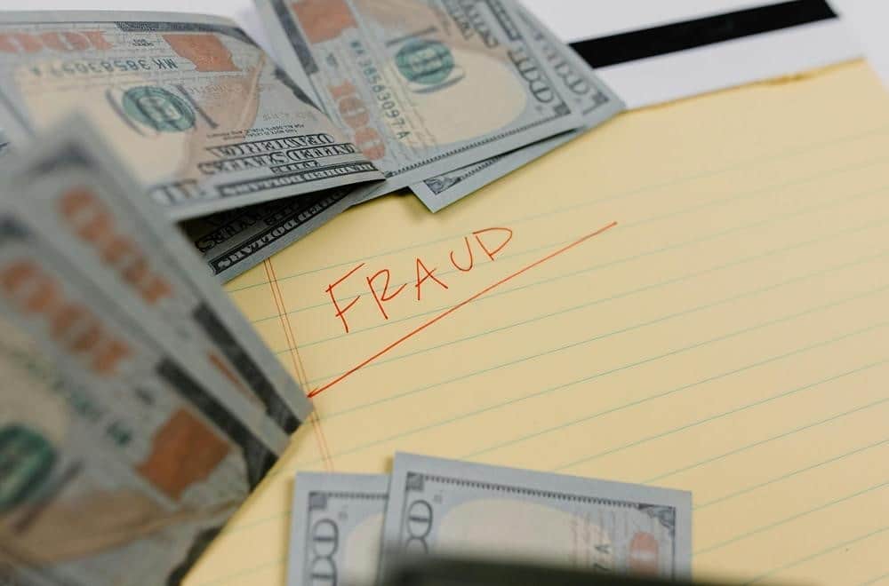 What are the AML (anti-money laundering) regulations in the UAE?